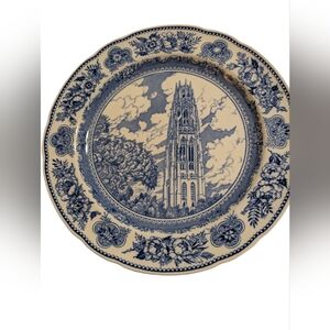 Wedgwood Porcelain Collector Plate Yale College Harkness Memorial Tower 1921